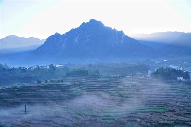 安徽大山深处的自驾天堂，海拔高难度大，风景美如水墨画