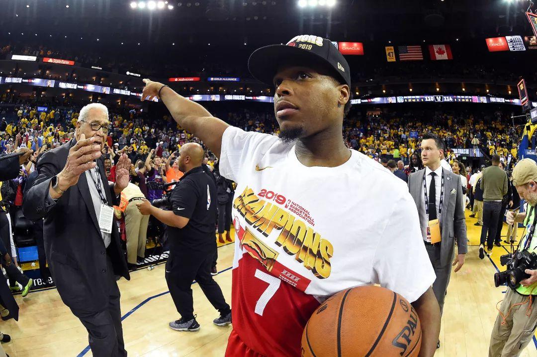 湖人或进行3换3交易?美媒建议追逐火箭弃将,他或成为争冠拼图_洛瑞