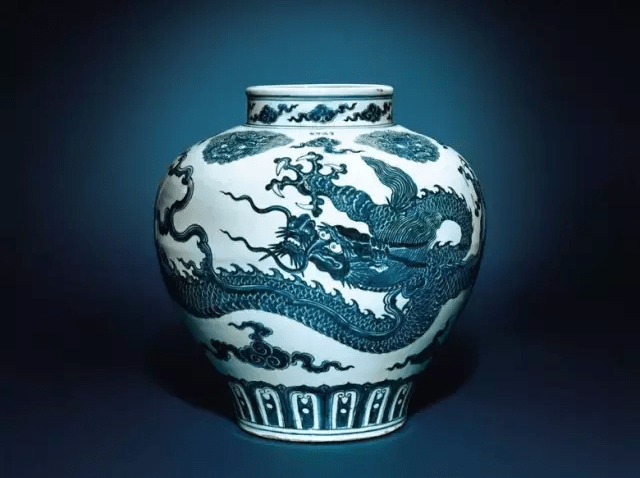大明嘉靖年製款『青花雲龍紋碗』 五爪龍　仿古　古陶磁　中国古玩　景徳鎮風　古美術 细赏1.4亿港元成交的青花大罐拍卖价格_搜狐网