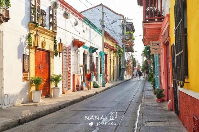 加勒比西海岸上的缤纷老城，历史上的地理重镇，也是哥国度假胜地