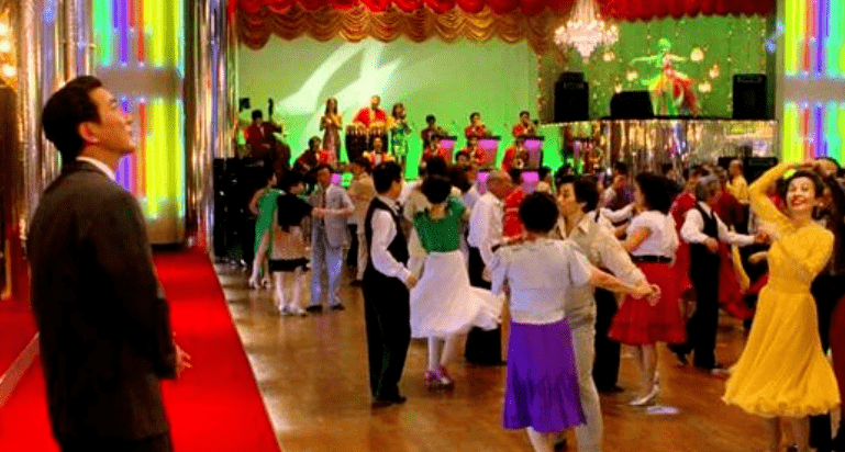 2021年在天津的海马歌舞厅跳舞