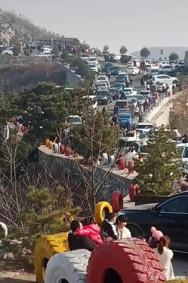 邯郸涉县圣福天路春节大堵车现场图片，你被堵了吗？