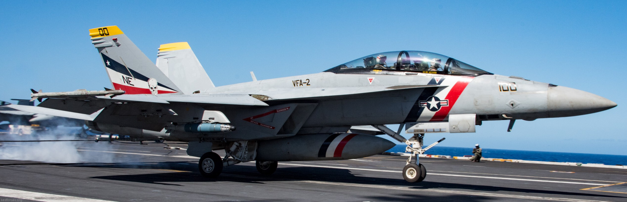 漂亮的美军舰载机超级大黄蜂多图欣赏