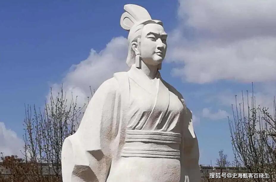 441年(北魏太平真君二年)出生,其父为冯朗,母王氏.471年