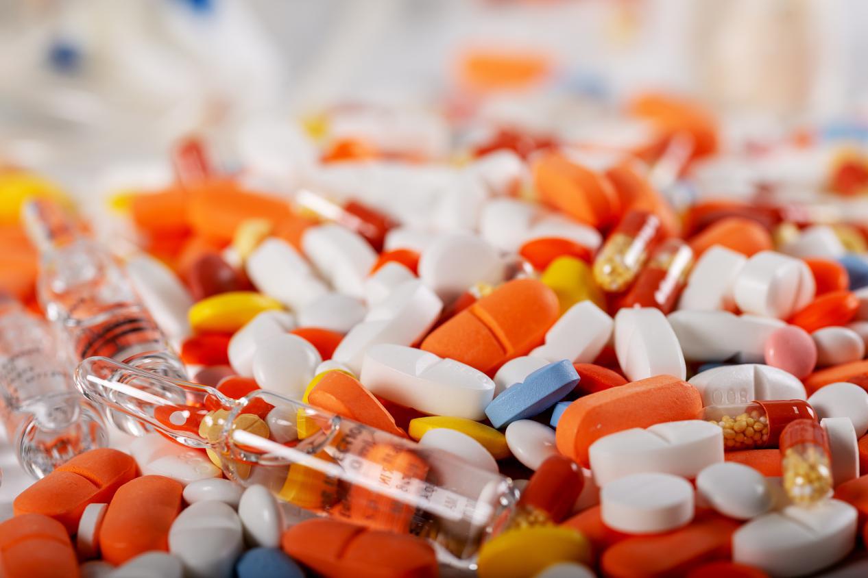 得到正常的体验，就很难避开过敏原，同时，其他的治疗方法也存有后患。抗组胺药是一类发挥抗h1受体的作用