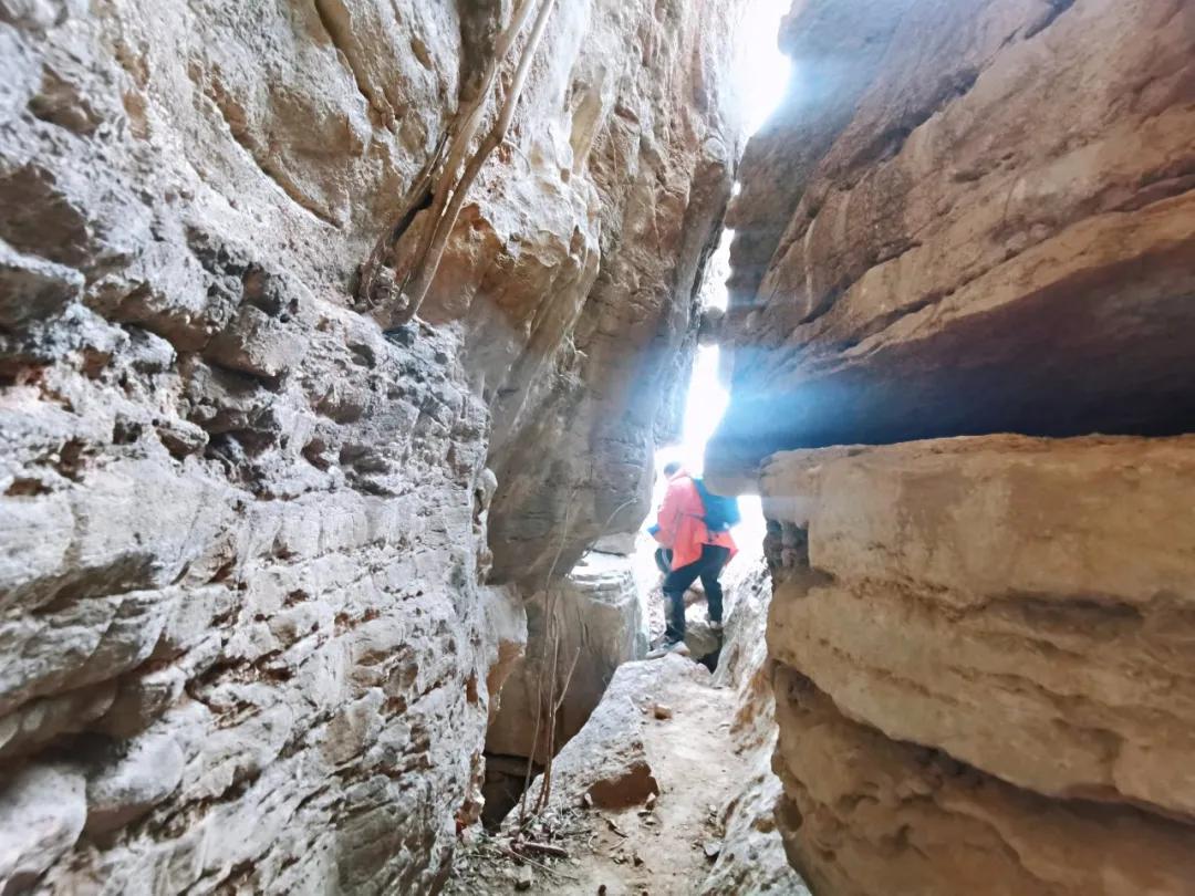 神秘洞穴，摩崖石刻，济南这个地方一年四季都好玩
