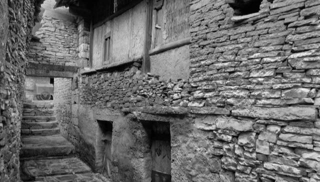 深山的古村落，全村不见一砖一瓦，一千多年房子没倒过一间