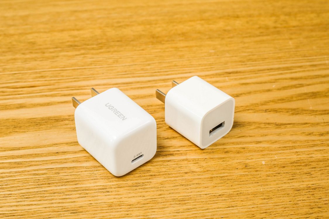 iPhone|充电器真的能够实现“体积小充电快”吗？绿联迷你20W充电头抢先开箱实测