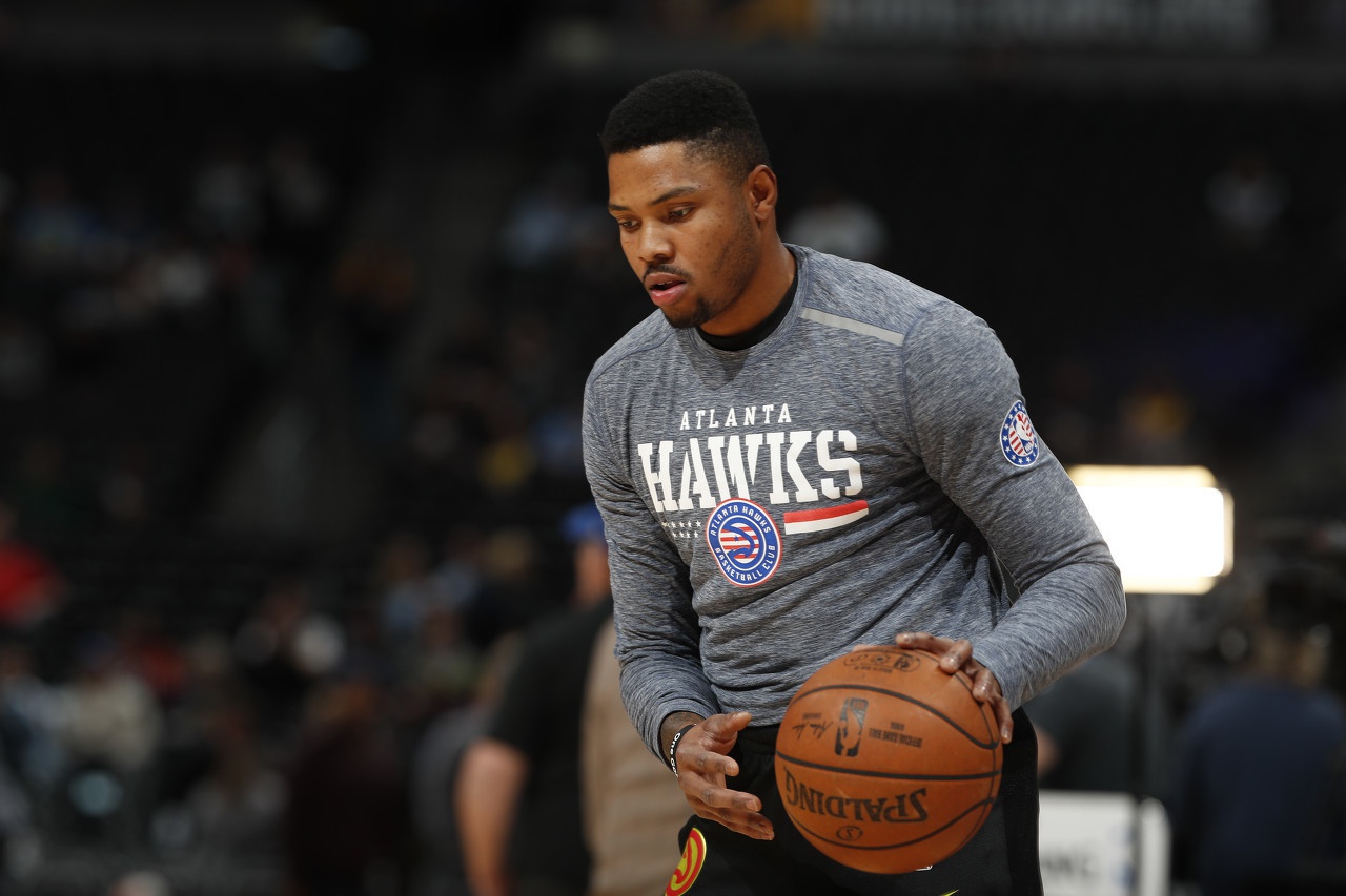 原创库里25中8,贝兹莫尔神兵天降,勇士1米98中锋残阵击败热火