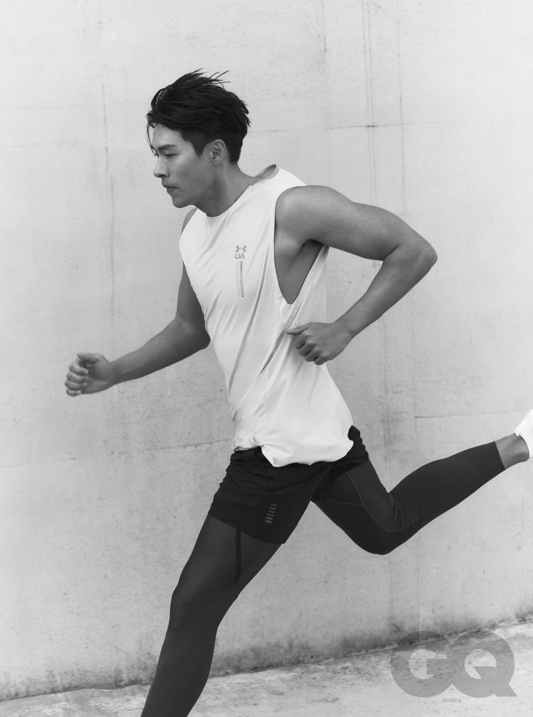 演员玄彬最新时尚品牌画报公开活力四射健康帅气魅力难挡