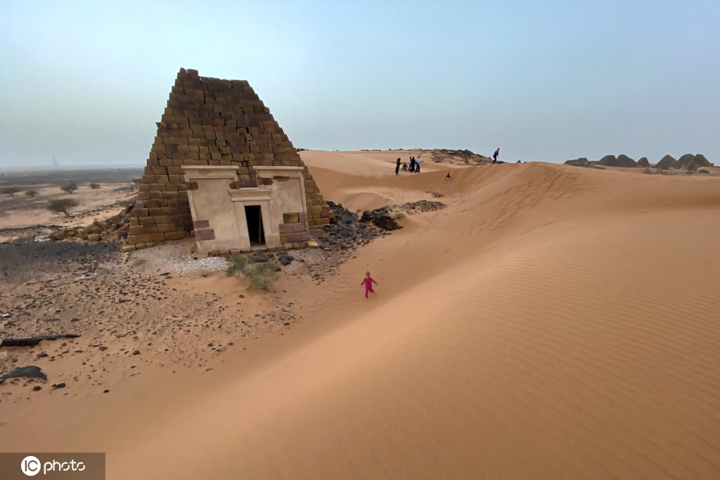 带你参观"小金字塔"——麦罗埃金字塔群