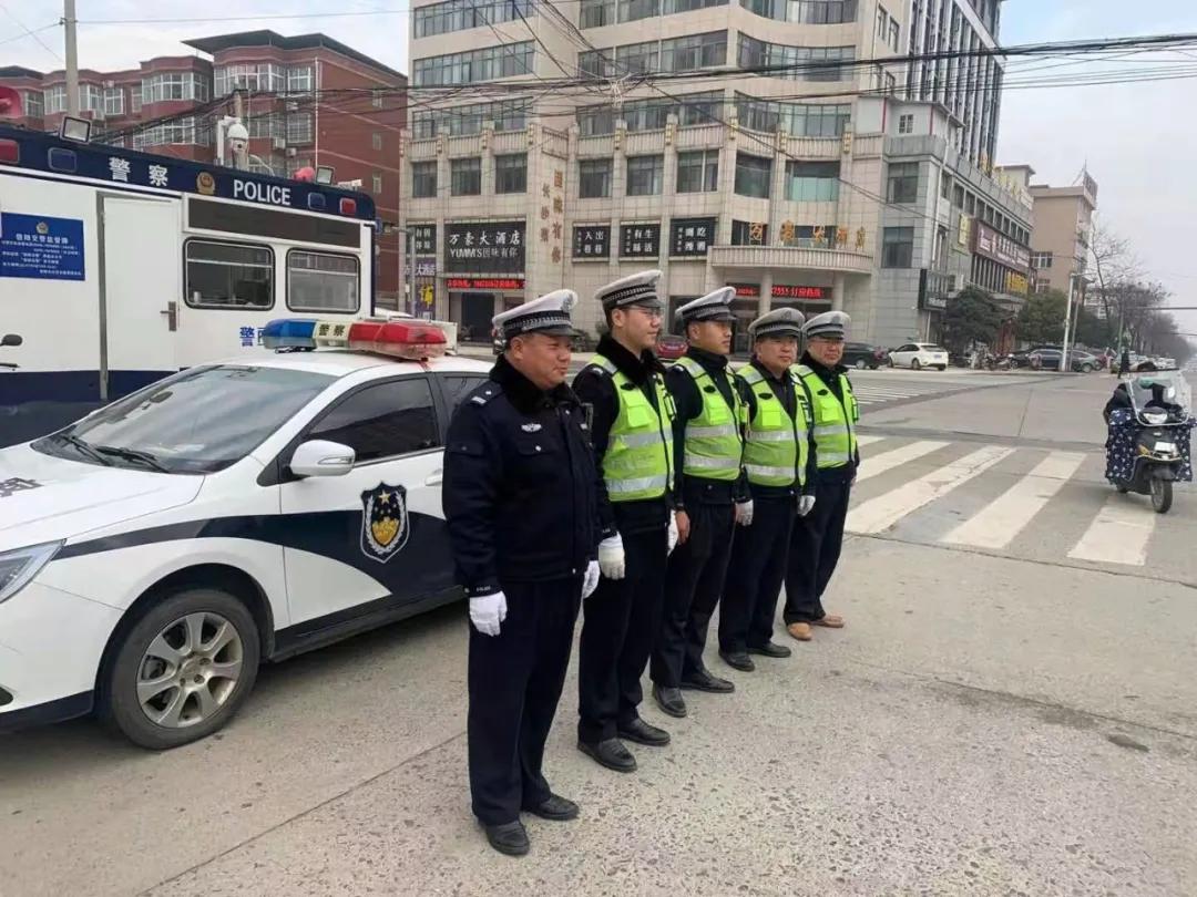 商城交警圆满完成春节期间道路交通安保任务