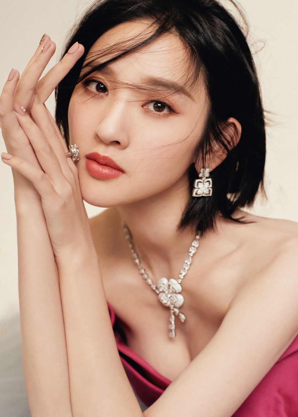 经过大半年的产后休养,2020年10月12日唐艺昕在个人社交平台上发文:"