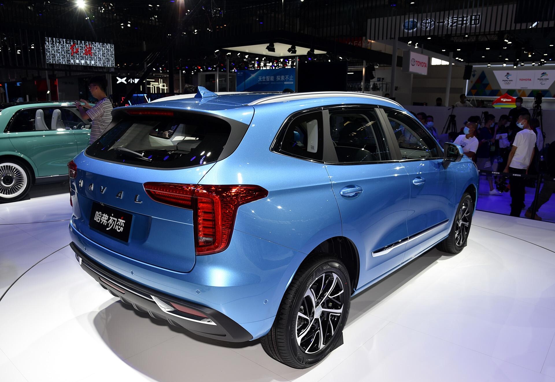 哈弗h2升级初恋个性外观15t造型比本田缤智帅气