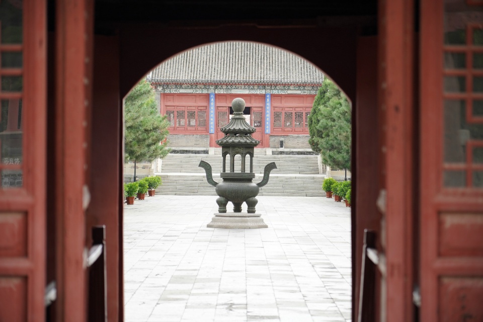 辽宁不起眼的小县，却见证着辽王朝的辉煌，还可看到中国第一佛殿