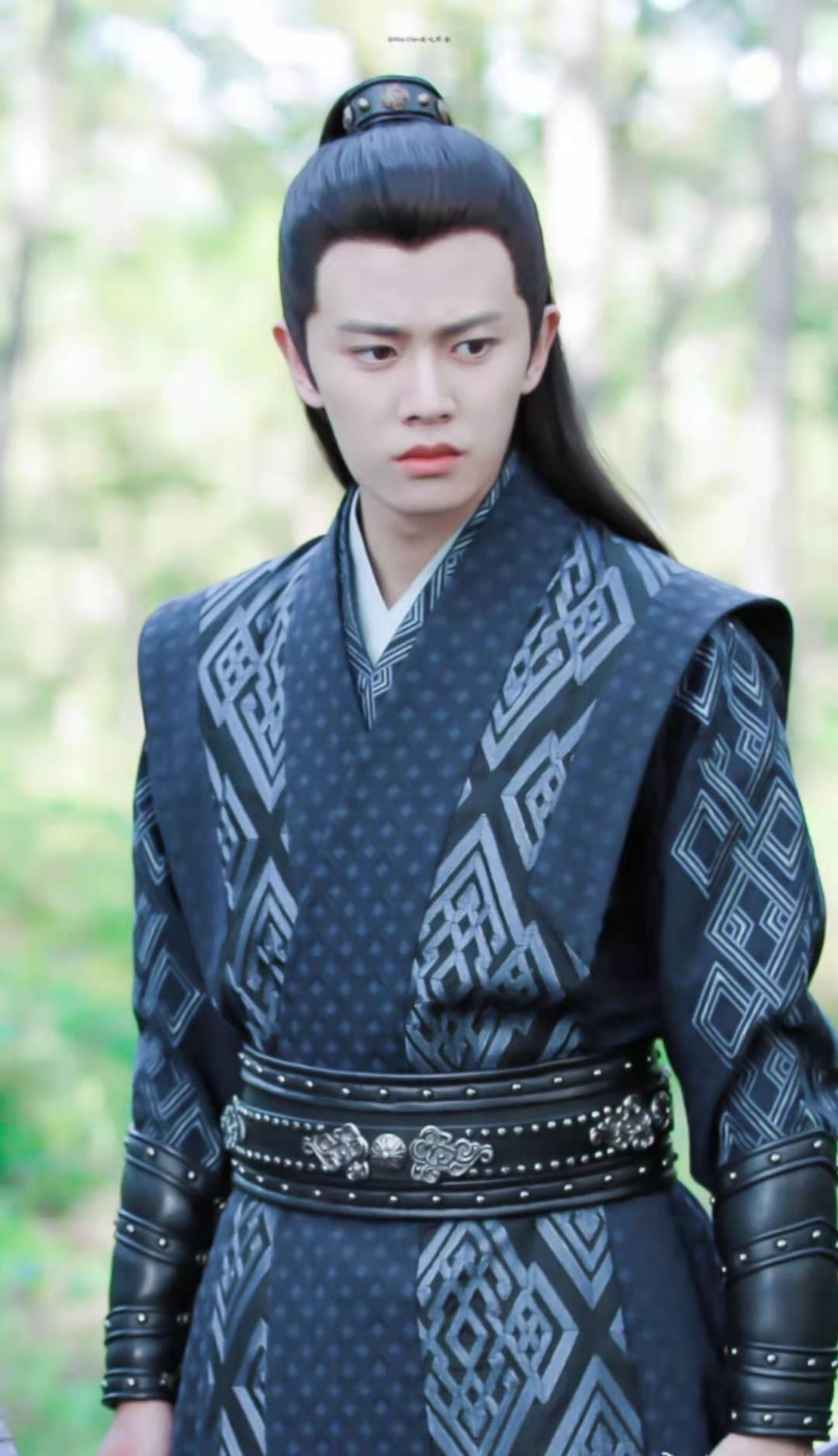 任嘉伦的陆绎,成毅的司凤,肖战的魏婴,谁是最帅黑衣古装男神?_罗云熙