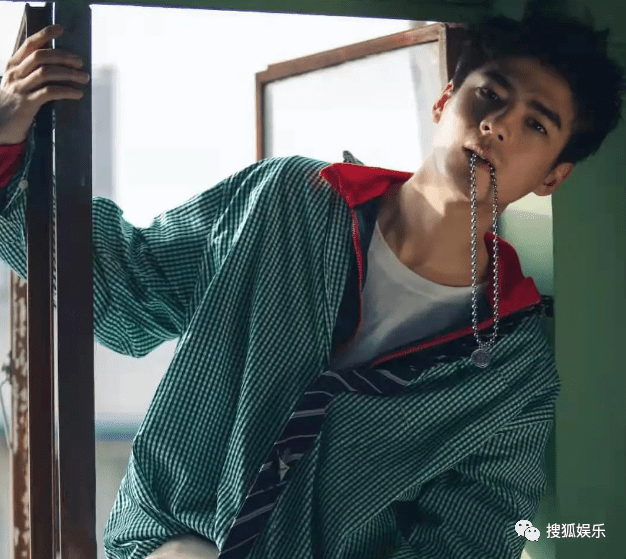 原创日报何泓姗恋情曝光吴孟达患肝癌正在休养泫雅被曝曾参与校园暴力