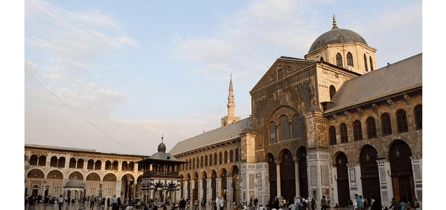 大马士革古城中心的清真寺，就是大马士革清真寺！