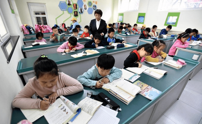 原创义务教育课后服务与正常上班点衔接家长短暂的喜悦后是担忧