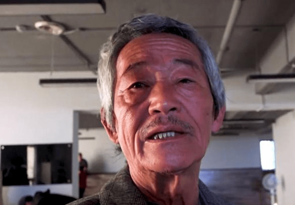 原创国家一级演员沦落到无戏可拍成为网红后坚决拒收粉丝打赏