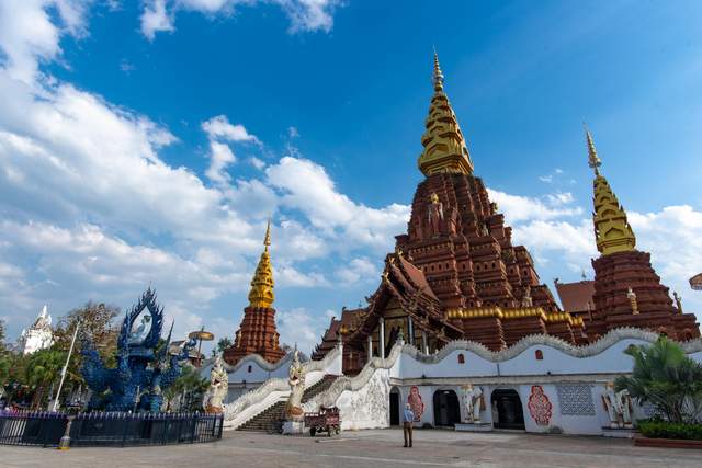 西双版纳网红景点，被誉为最像“泰国”的地方，却是一个佛教圣地