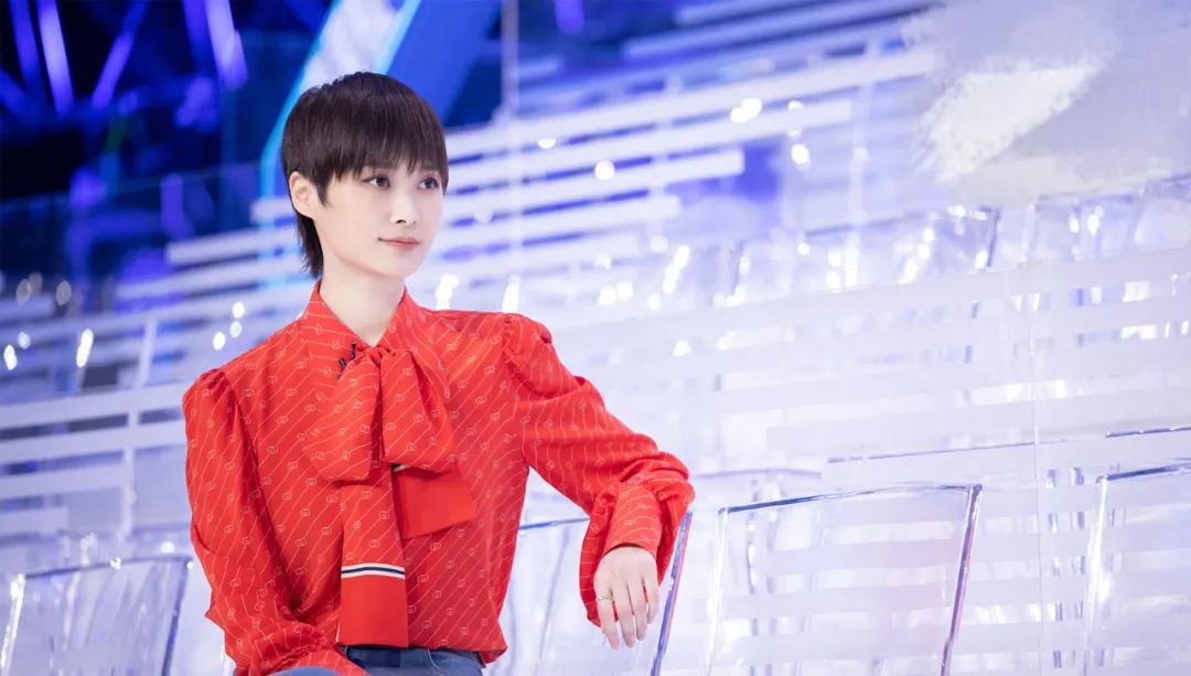 论青春,说无价,她当之无愧_李宇春