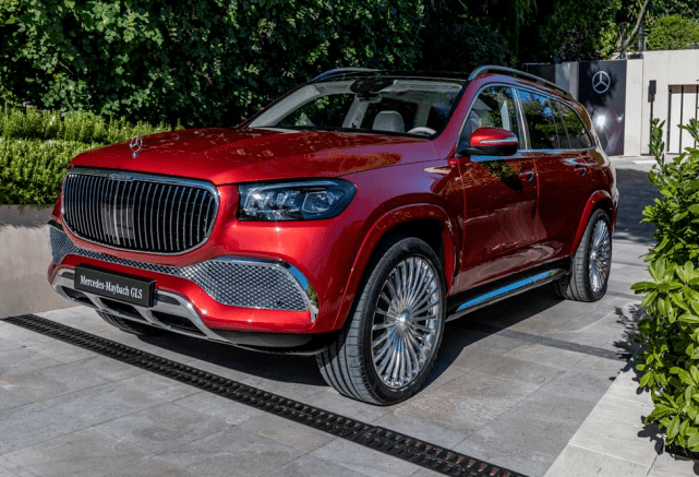 迈巴赫gls600实车亮相,国内加价100多万,比库里南香?