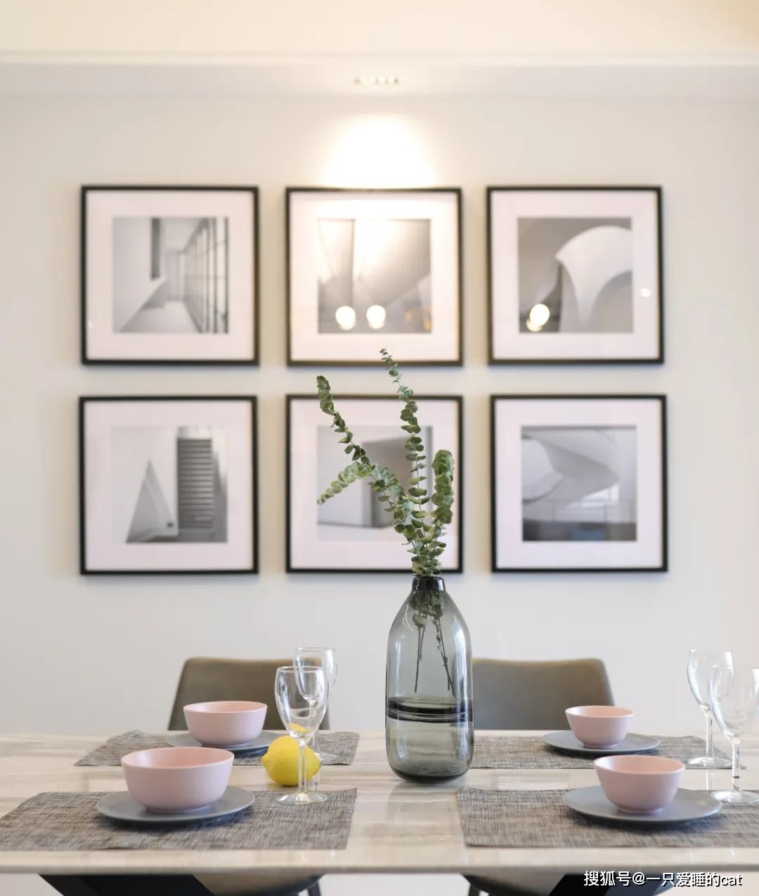 装饰画安装位置 8383d620450e4de1bf23432714cc989f.jpeg