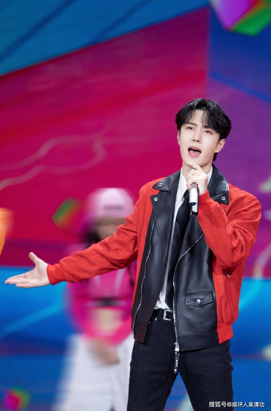 序言:在2021年2月26日举办的央视元宵晚会上,王一博和易烊千玺是仅有