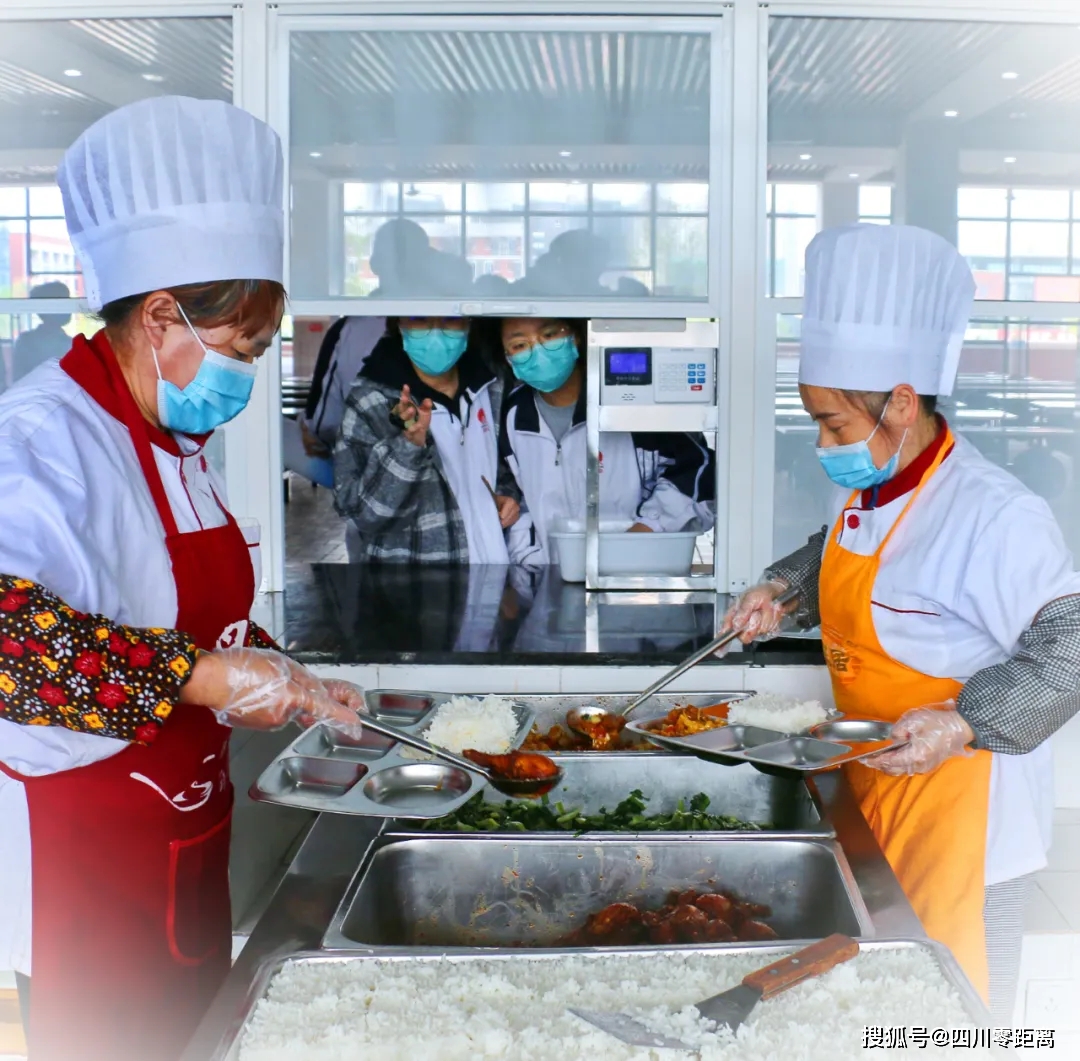 江油外国语学校:"看"高中食堂