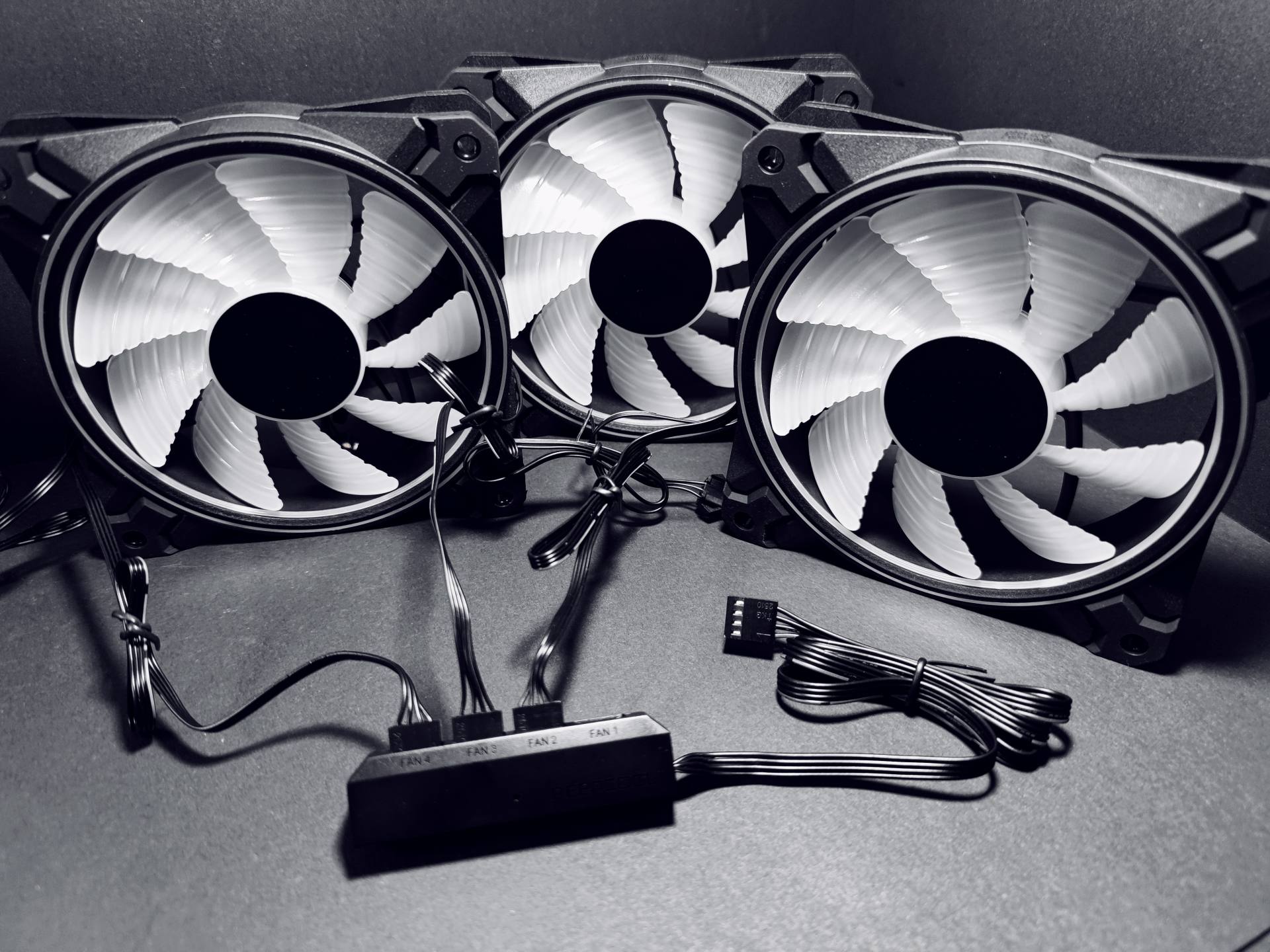 颜值超高的rgb机箱风扇-九州风神魔影cf120