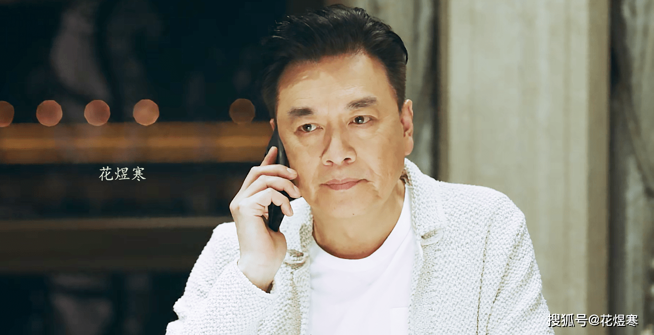 杨幂暴风眼沉睡者并非一个人周恋也是个悲剧的人物