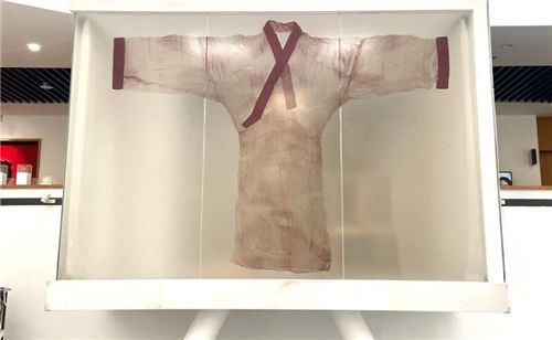 古代女子夏天穿的很保守千年前的画像曝光比现代人穿的还大胆时期