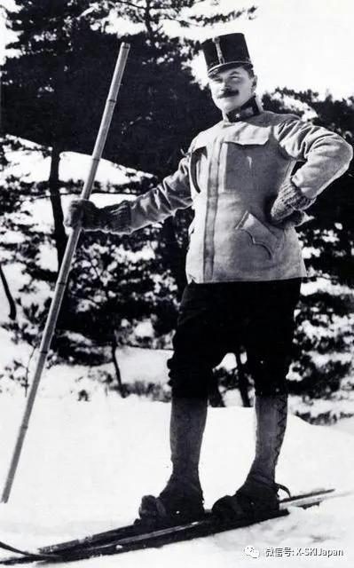 纪念日本滑雪兴起110周年 新潟系鱼川这家雪场“复活”当初的一根拐杖滑雪