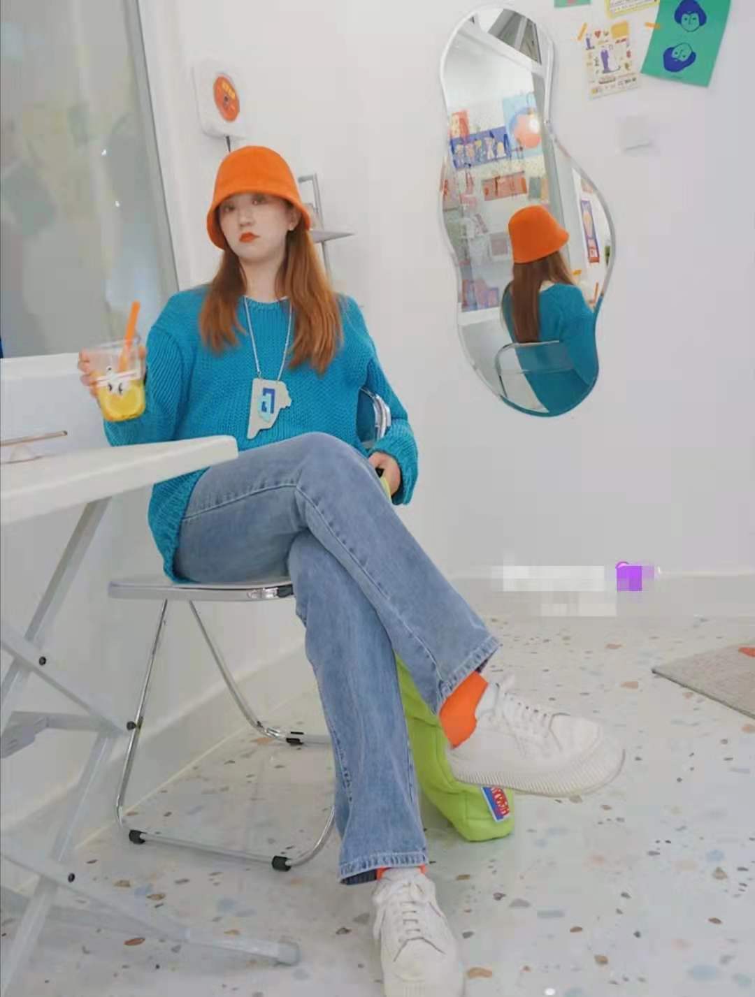 绿配橙好看还是蓝好看 d5fd10f2152b4592a71e579127fc3e8a.jpeg