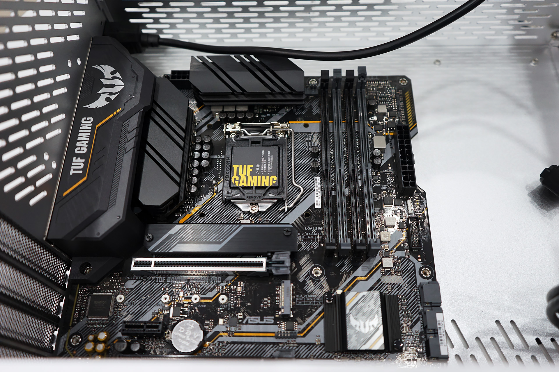 平价高规格intel十代主板新贵华硕b460重炮手pro