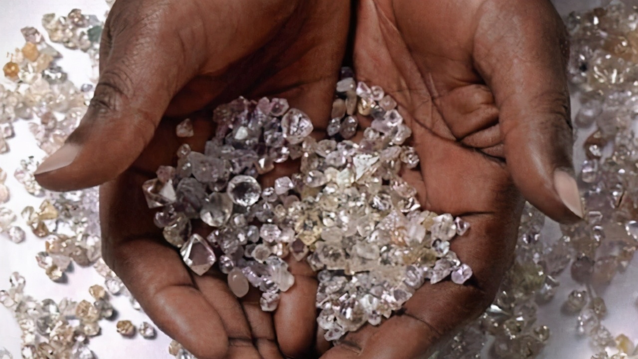易仔生活：没有品牌的非洲钻石，为何不值钱？
