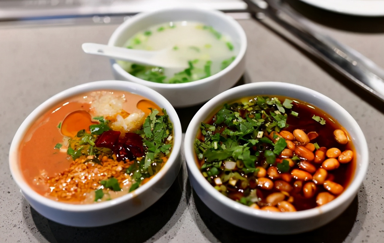 原创吃火锅,调这三种蘸料的,服务员一看:是个资深吃货没跑了