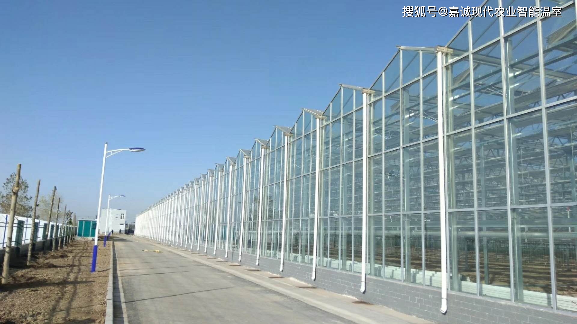 玻璃溫室大棚提高抗雪能力的幾個重要點,建造智能溫室可參考