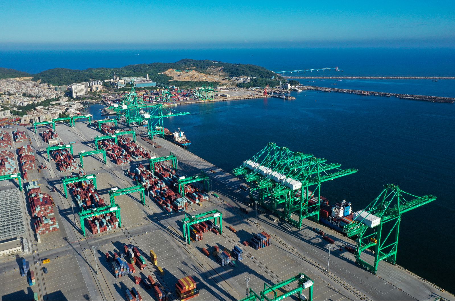 喜报汕头港广澳港区二期工程通过竣工验收