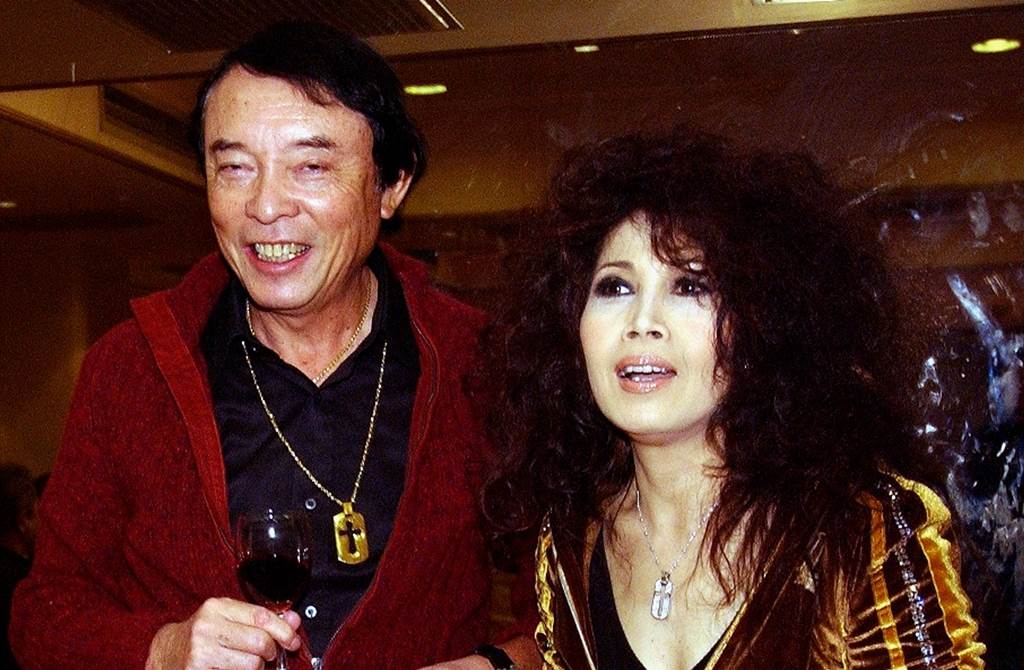 欧阳菲菲老公5年前过世.