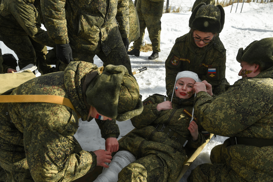 俄军女兵阵亡图片