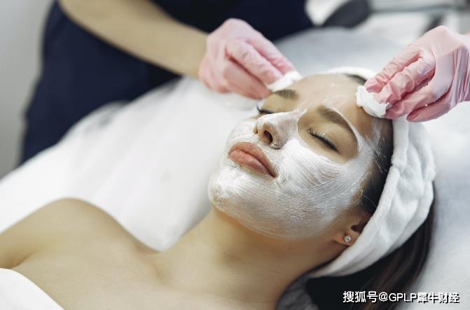 因配偶短线交易股票500股 爱美客副总收警示