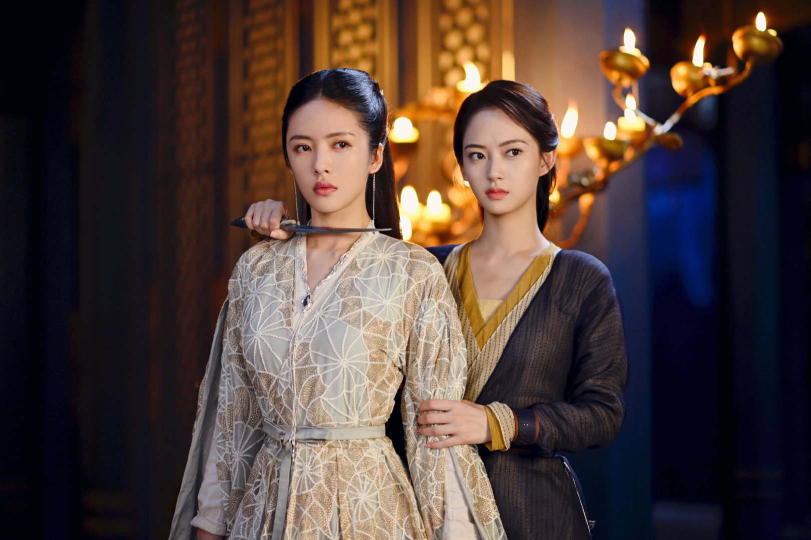 玲珑火屠辛对自己的女儿可以说是怎么看怎么喜欢怎么看都觉得完美的