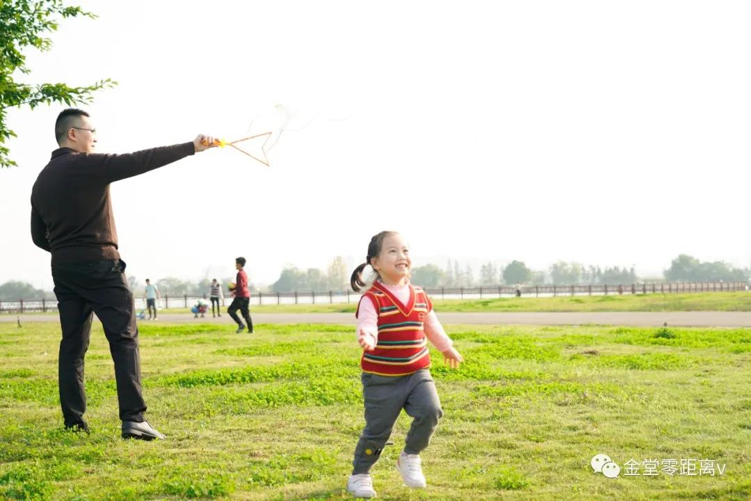 山上儿童放纸鸢 e074ef4f6ef748759e64e4d6d43c30b4.jpeg