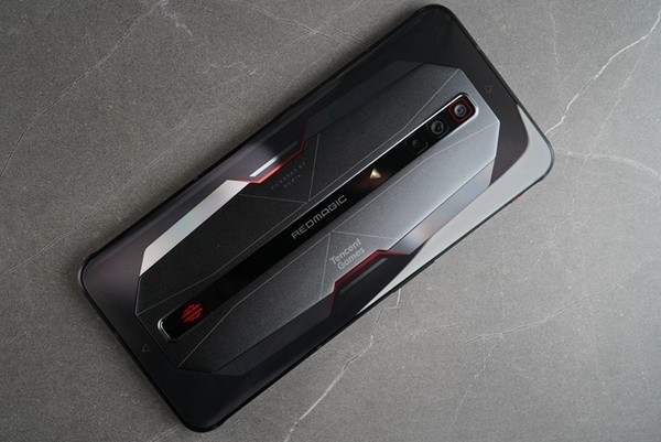 游戏手机拒绝离场!骁龙888 165hz,红魔6系列正式发布