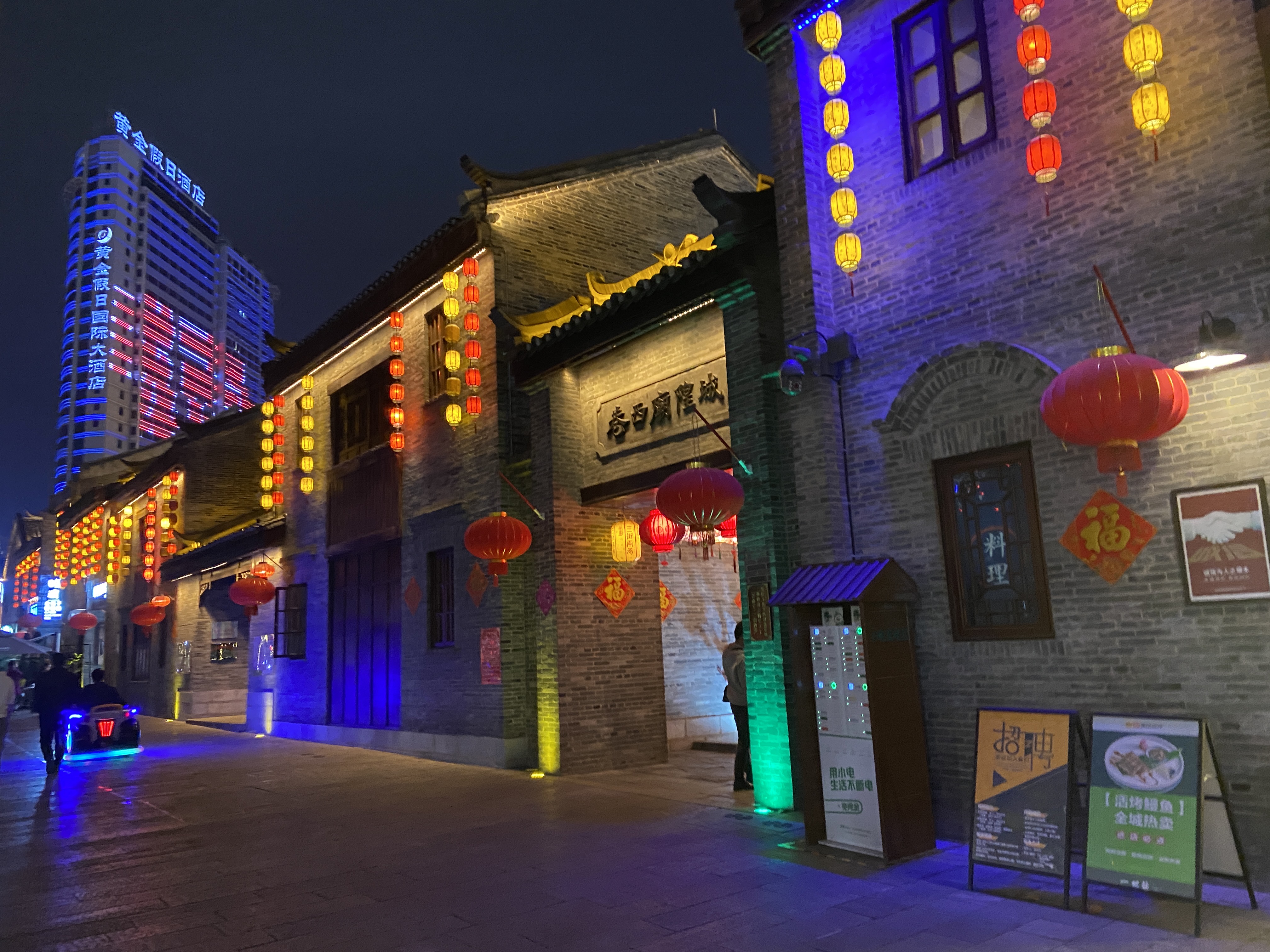 南宁首个历史文化街区，虽然是新建的仿古建筑，却备受游客喜欢！