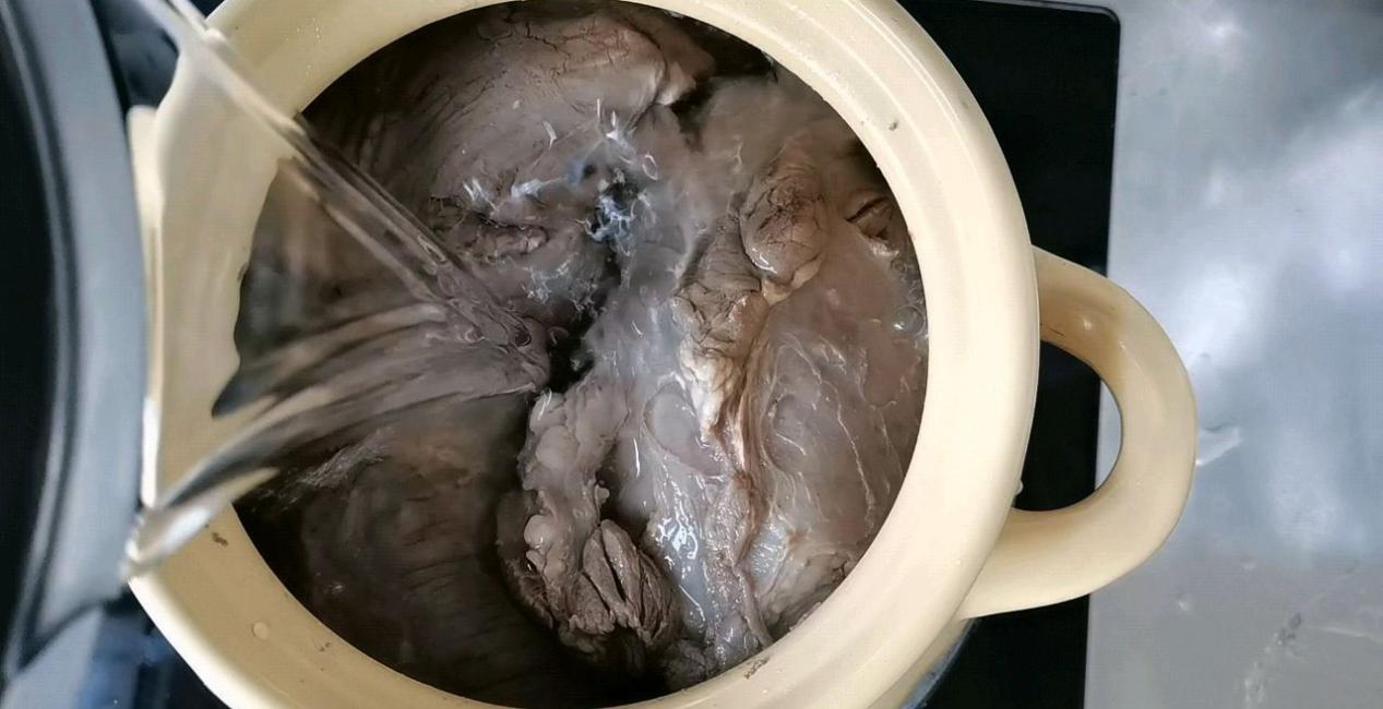 怎么煮牛肉烂而不柴放啥调料 10caba3c29984aa1a2170e784f552803.jpeg