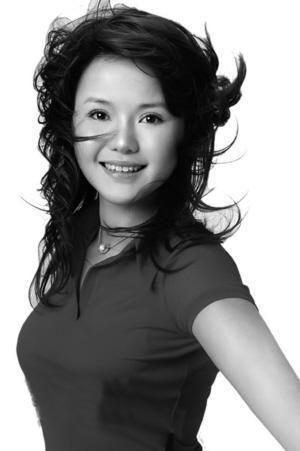 那就是李娜.但是在韩红之前,也有一位传奇女歌手唱过这首歌.