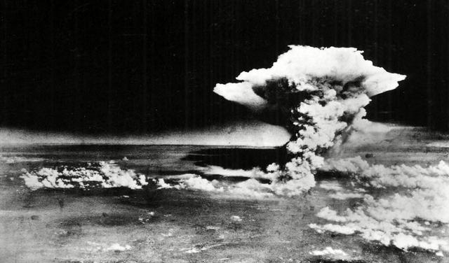 原子弹谁先研究出来的 c22cb1f93b084fef99e7d146a8e42441.png